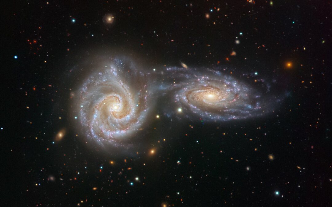 Scienza: le galassie crescono fondendosi tra loro