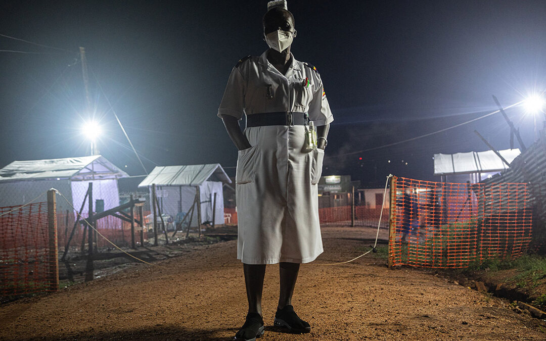 La scomparsa dell’epidemia di Ebola in Uganda sfida i test sui vaccini