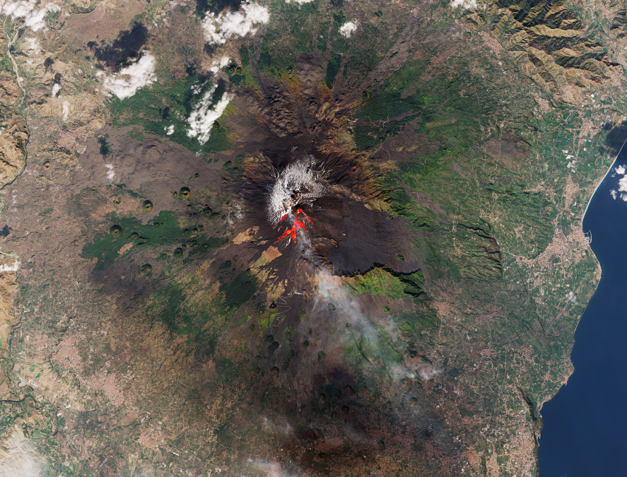 Satelliti ESA catturano eruzione Etna dallo spazio