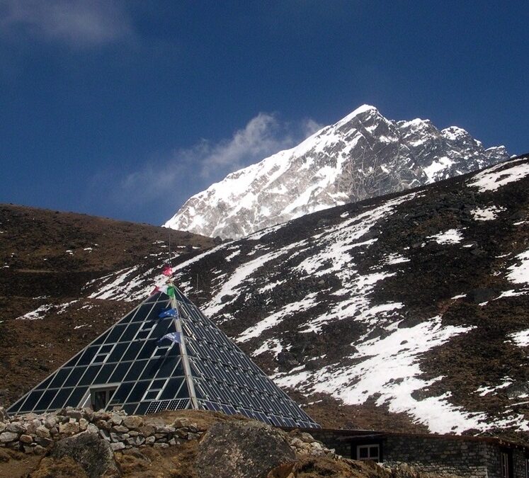 L’Everest si sta alzando ancora di più grazie alla spinta indiretta di un fiume