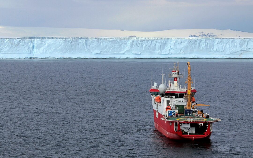 Antartide: la nave Laura Bassi salpa per il Polo Sud