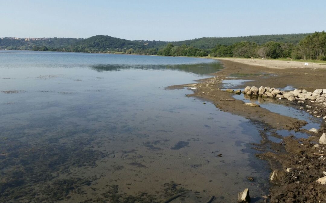 Caldo senza precedenti minaccia i laghi della Terra e i loro ecosistemi