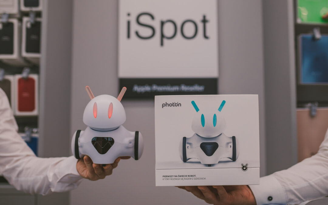 Photon lancia robot che impara e legge insieme ai bambini