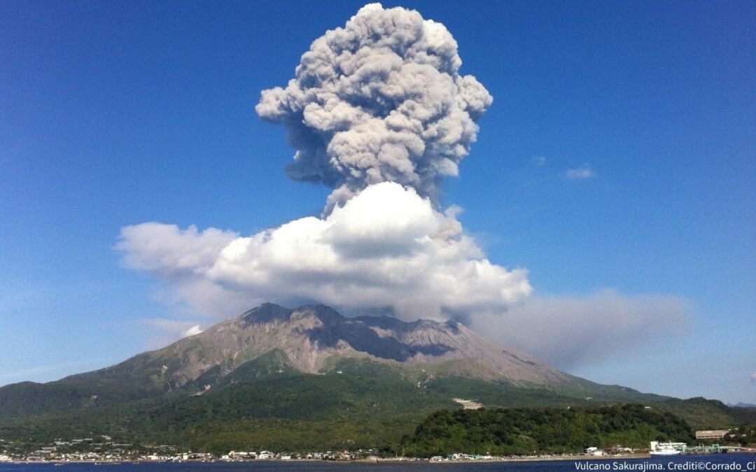 Vulcani, piccoli cristalli, grandi esplosioni