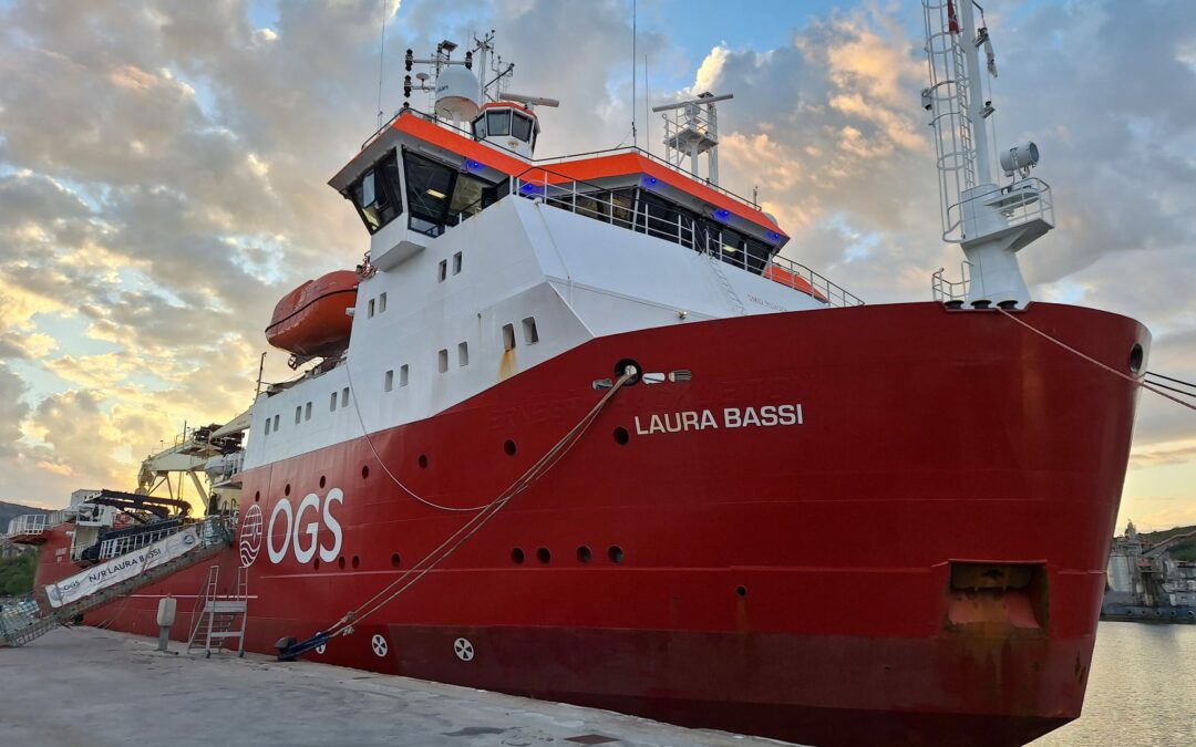 La rompighiaccio Laura Bassi fa rotta verso la Nuova Zelanda con un carico speciale diretto in Antartide